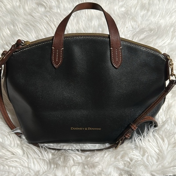Vintage Dooney & Bourke Black/Brown, Leather bag w/ crossbody strap - Picture 3 of 15